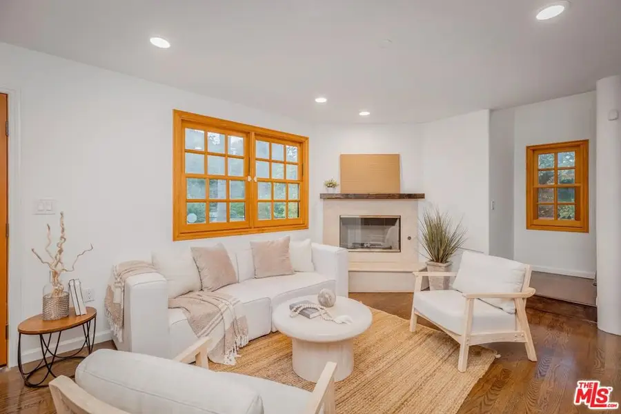 3724 Dixie Canyon Avenue, Sherman Oaks, CA 91423 - #3