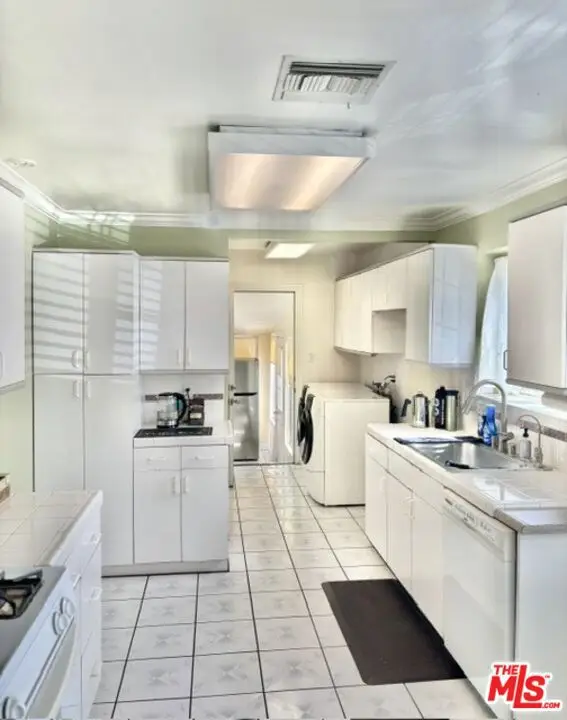 5864 Bucknell Avenue, Valley Village, CA 91607 - #2