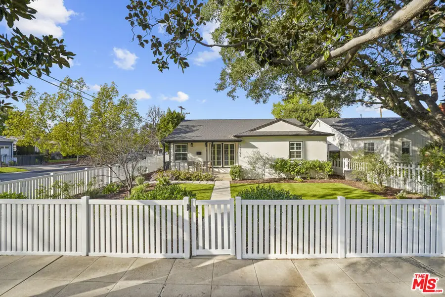 11595 Morrison Street, Valley Village, CA 91601 - #2