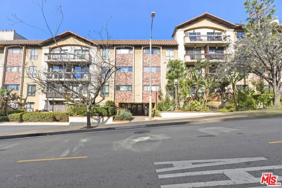 1735 N Fuller Avenue #119, Los Angeles, CA 90046 - #2