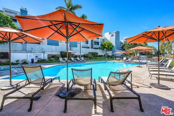 8162 Manitoba Street #202, Playa Del Rey, CA 90293