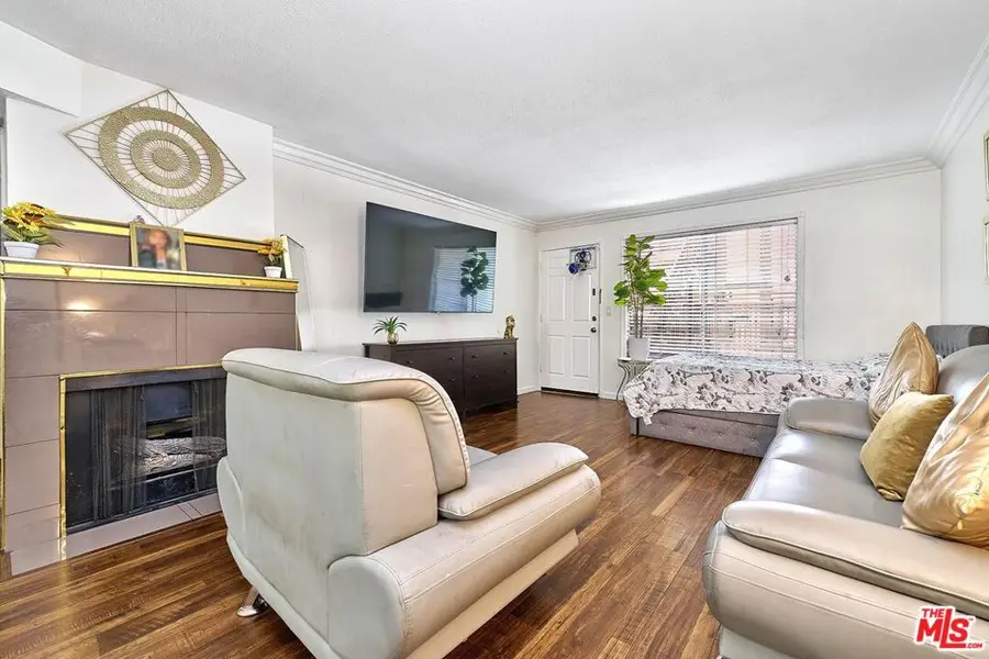 7045 Woodley Avenue #110, Van Nuys, CA 91406 - #3