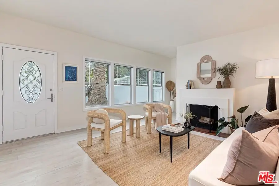 215 Entrada Drive, Santa Monica, CA 90402 - #3