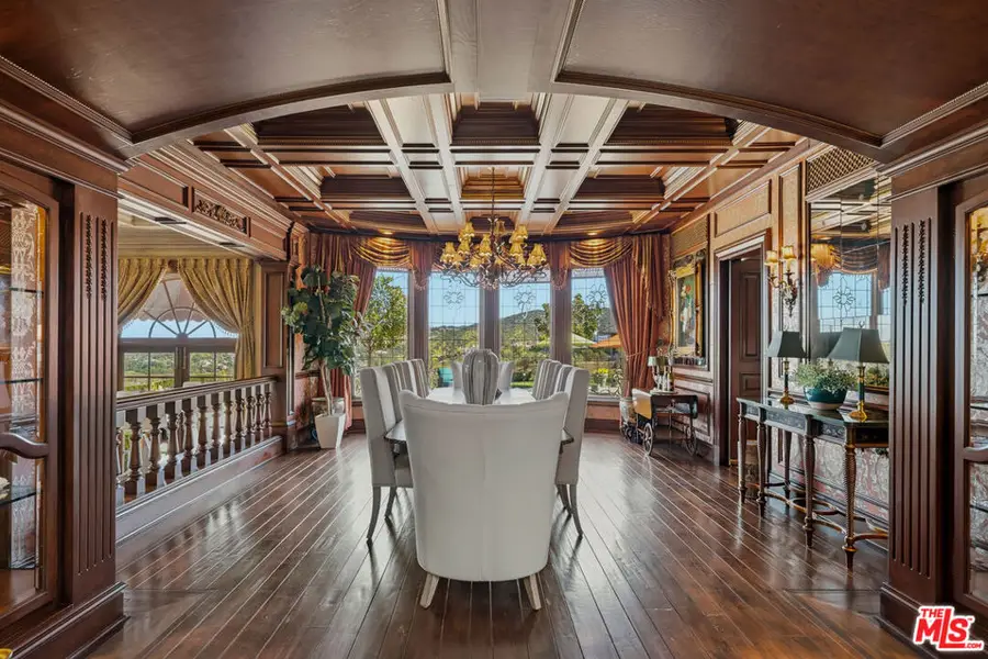 19000 Dorlon Drive, Tarzana, CA 91356 - #3