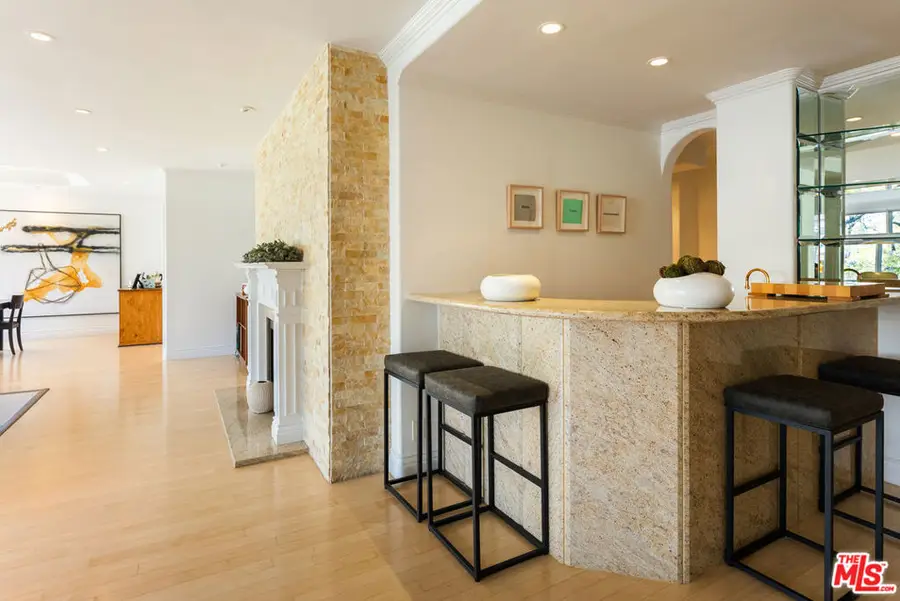 339 N Palm Drive #202, Beverly Hills, CA 90210 - #3