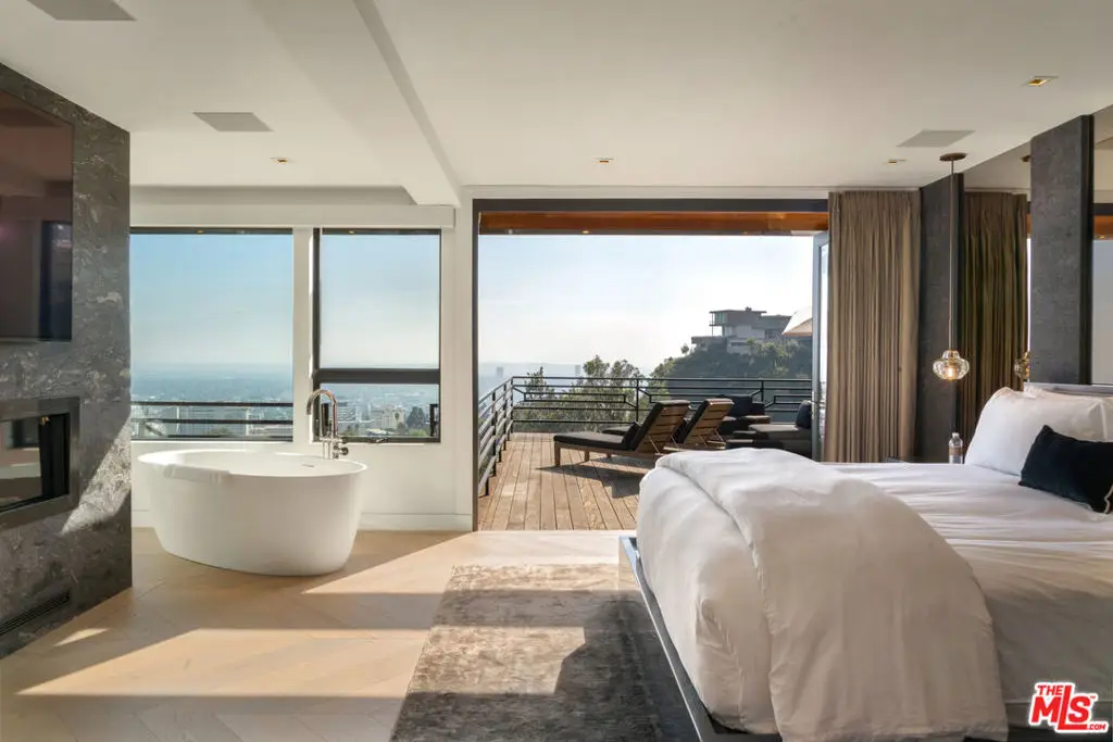 6918 Oporto Drive, Los Angeles, CA 90068 - #1