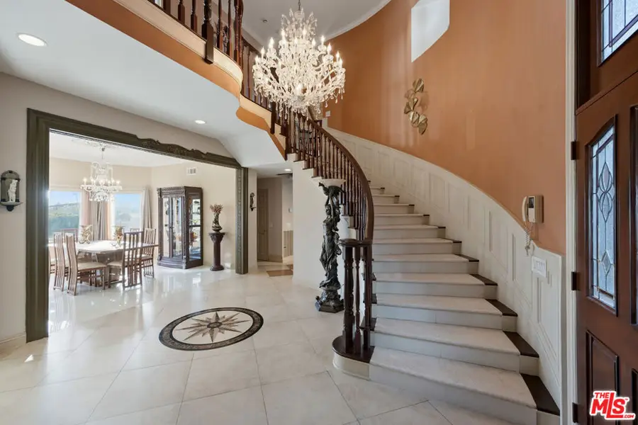 1663 Vista Drive, Glendale, CA 91201 - #2