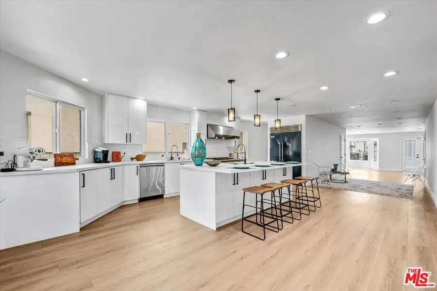15147 Otsego Street, Sherman Oaks, CA 91403 - #3