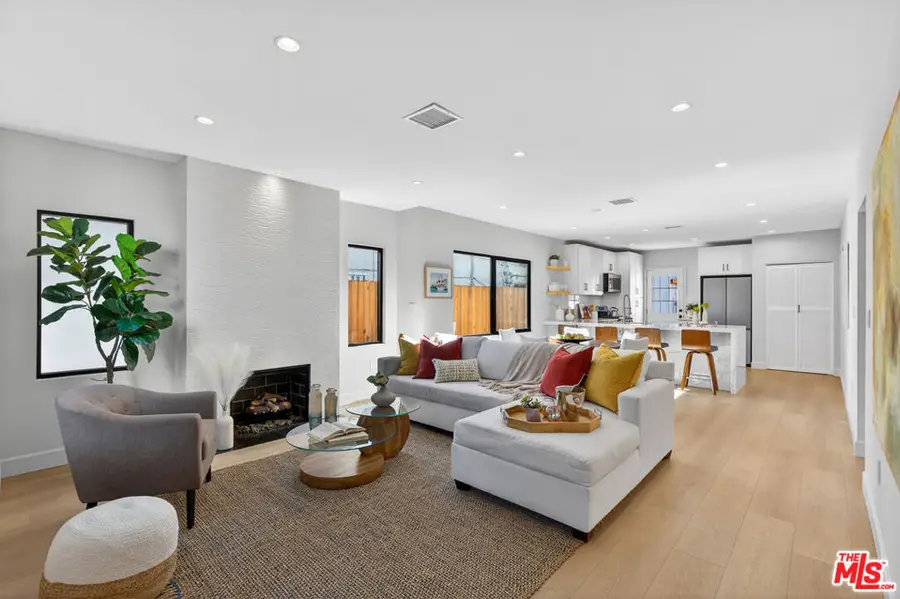 2931 S Bronson Avenue, Los Angeles, CA 90018 - #3