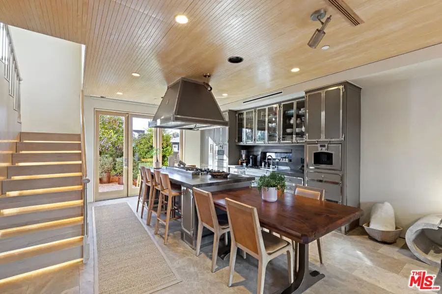 812 Brooks Avenue, Venice, CA 90291 - #3