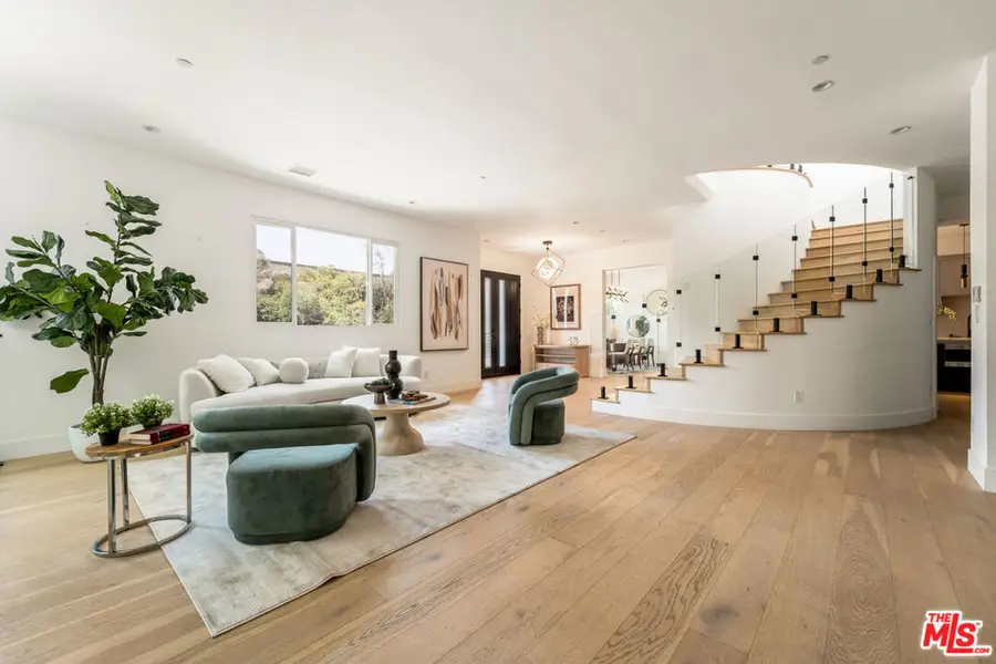 350 Mount Carmel Dr, Glendale, CA 91206 - #2