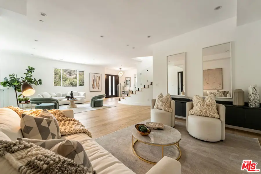 350 Mount Carmel Dr, Glendale, CA 91206 - #3