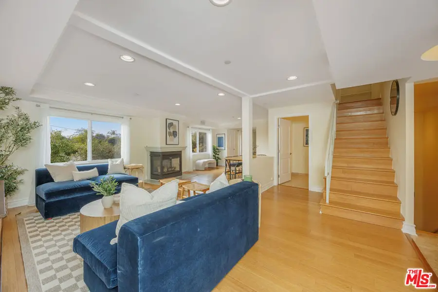 10417 Louisiana Avenue #PH4, Los Angeles, CA 90025 - #2