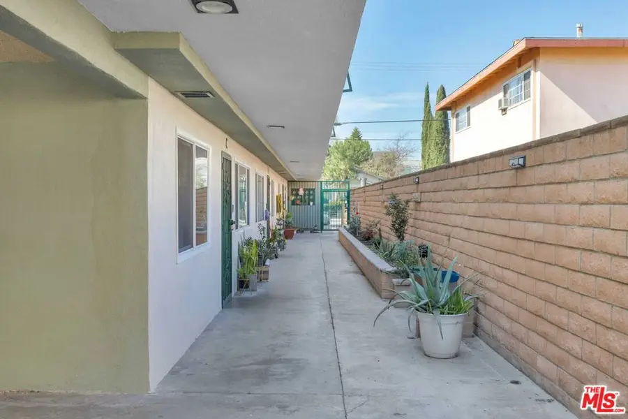 6522 Bear Avenue, Bell Gardens, CA 90201 - #3