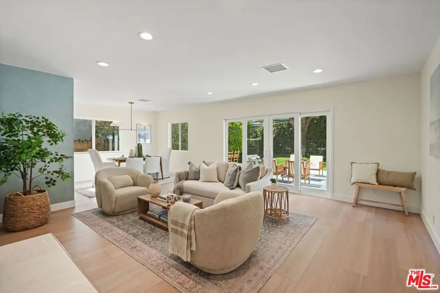 13111 Magnolia Boulevard, Sherman Oaks, CA 91423 - #3