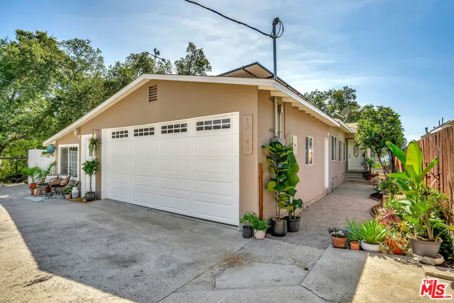 10743 Mountair Avenue, Tujunga, CA 91042 - #3