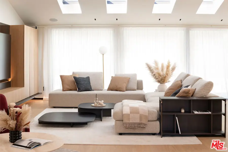 5973 Ellenview Avenue, Woodland Hills, CA 91367 - #2