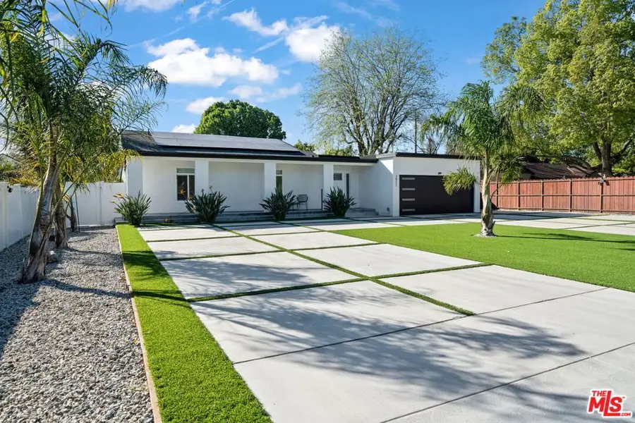 7911 Paso Robles Avenue, Lake Balboa, CA 91406 - #3