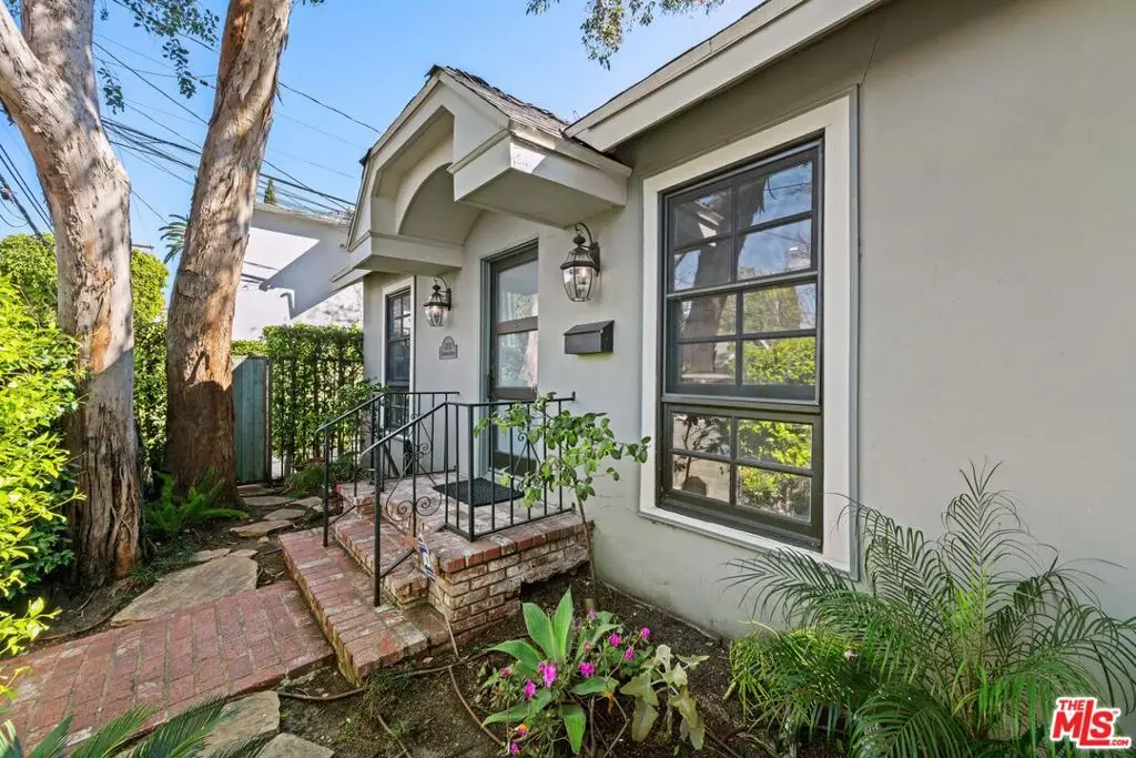 8712 Sherwood Drive, West Hollywood, CA 90069 - #1