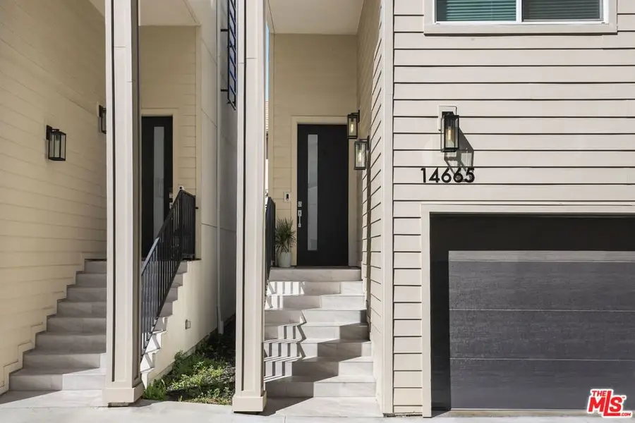 14665 W Sara Lane, Panorama City, CA 91402 - #2