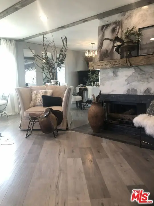 Address Withheld By Seller, Calabasas, CA 91302