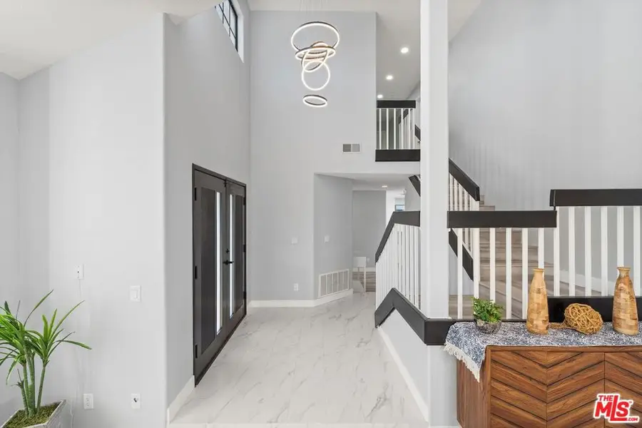 18251 Chase Street, Northridge, CA 91325 - #2