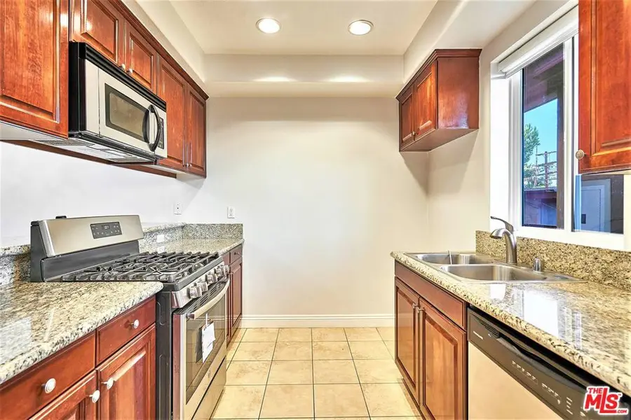 1401 S St Andrews Place #209, Los Angeles, CA 90019 - #2