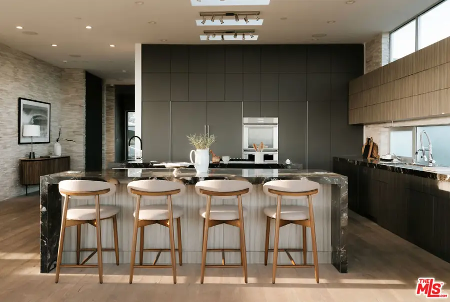 701 Rochedale Way, Los Angeles, CA 90049 - #3