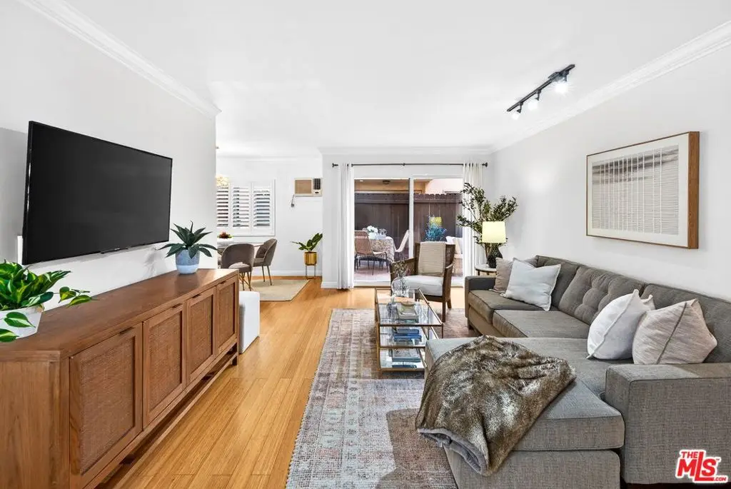 1154 S Barrington Avenue #114, Los Angeles, CA 90049 - #1