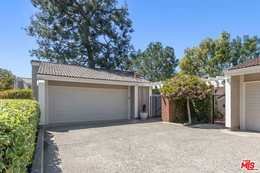 11 Rocky Knoll #12, Irvine, CA 92612 - #3