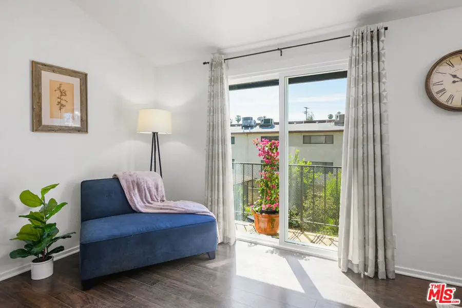 7439 Woodman Avenue #25, Van Nuys, CA 91405 - #3