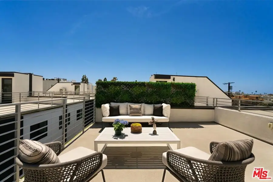 3803 S Verona Court, Los Angeles, CA 90066 - #3