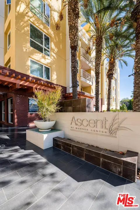 21301 Erwin Street #410, Woodland Hills, CA 91367