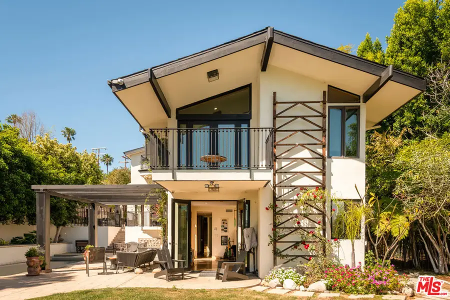 16820 Oak View Drive, Encino, CA 91436 - #2