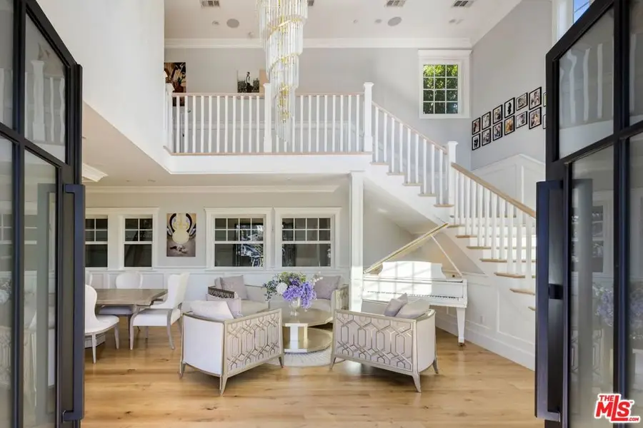 5523 Longridge Avenue, Sherman Oaks, CA 91401 - #2