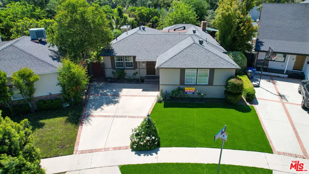 6110 Shoshone Avenue, Encino, CA 91316 - #1