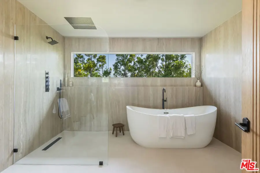 8300 Grand View Drive, Los Angeles, CA 90046 - #3