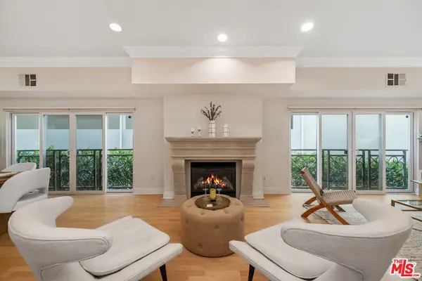 11840 Dorothy Street #202, Los Angeles, CA 90049