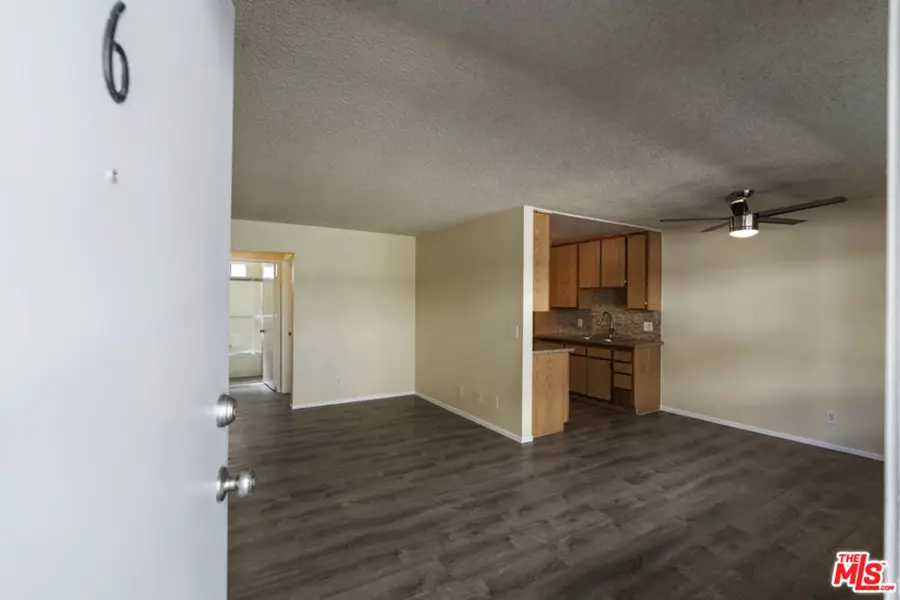 7635 Lankershim Boulevard, North Hollywood, CA 91605 - #3