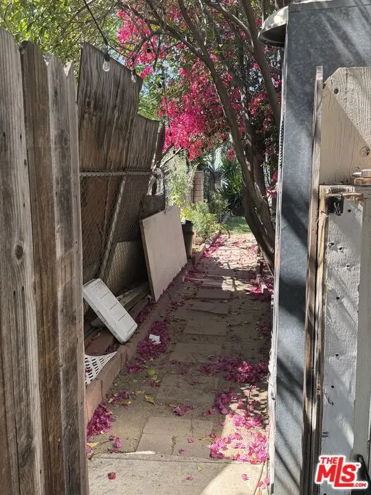 6250 Halbrent Avenue, Van Nuys, CA 91411 - #3