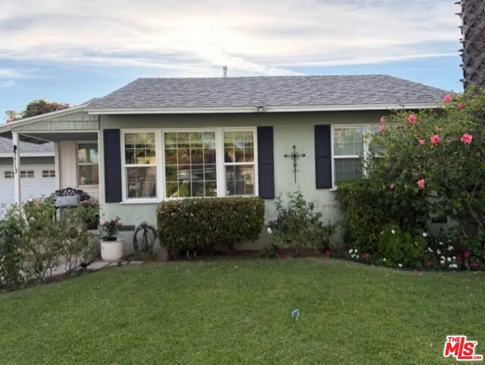 7713 Genesta Avenue, Lake Balboa, CA 91406 - #1