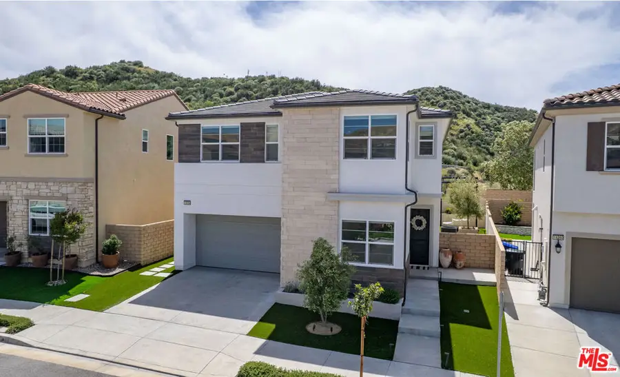 19523 Blackthorn Drive, Santa Clarita, CA 91351 - #3