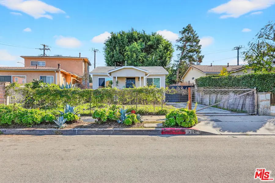 916 E 68th Street, Inglewood, CA 90302 - #3