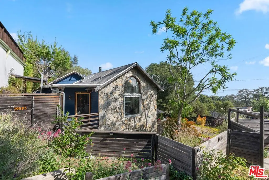 19583 19583 Bowers Dr, Topanga, CA 90290 - #1