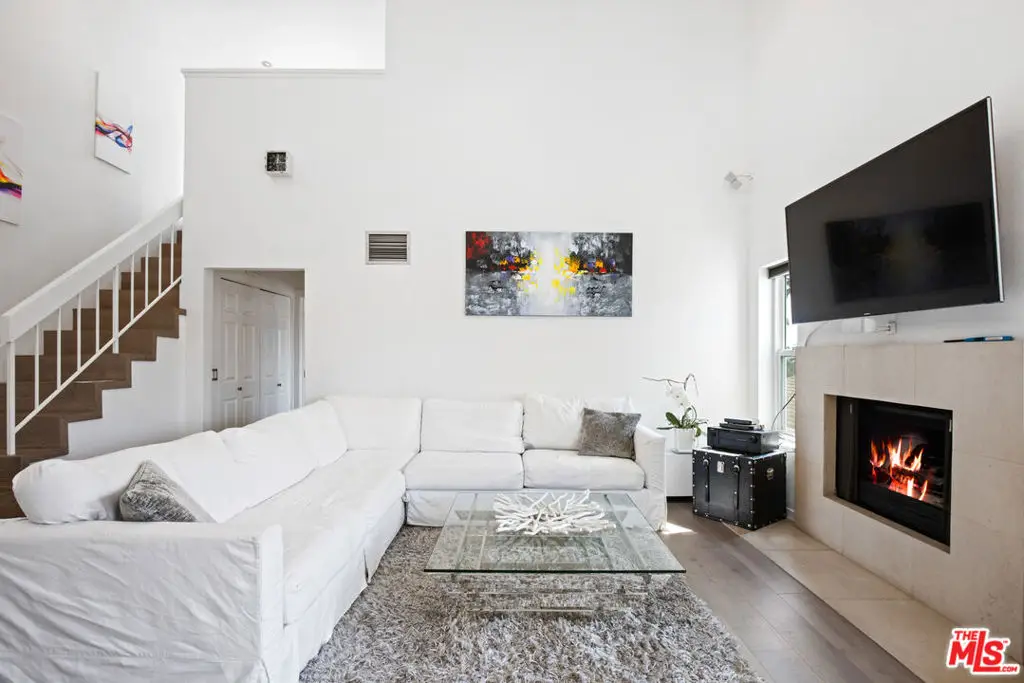 432 S Hamel Road #302, Los Angeles, CA 90048 - #1