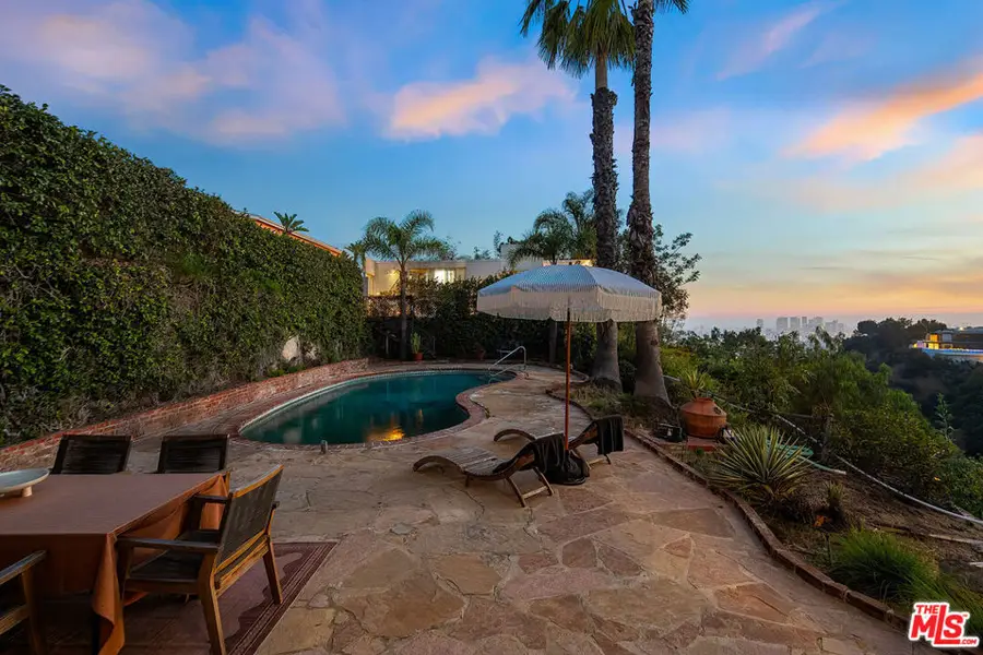 1537 Viewsite Terrace, Los Angeles, CA 90069 - #2