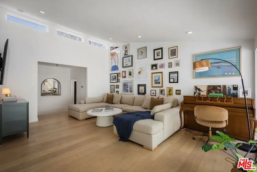 3991 Prospect Avenue, Los Angeles, CA 90027 - #2