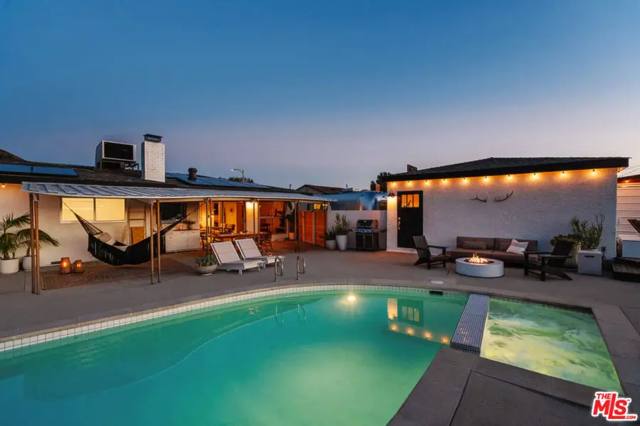 10879 Hillhaven Avenue, Tujunga, CA 91042 - #2