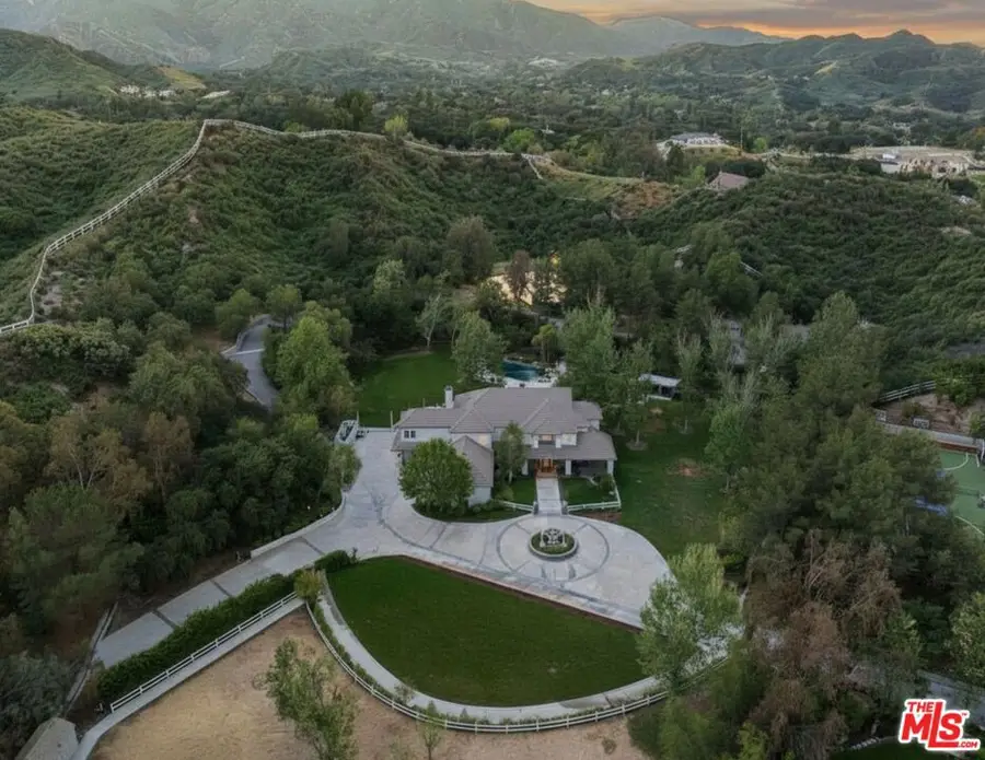 26954 Whitehorse Place, Canyon Country, CA 91387 - #2