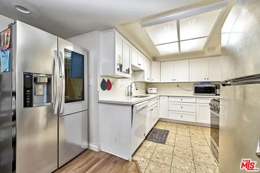 631 S Kenmore Avenue #106, Los Angeles, CA 90005 - #3